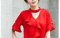 Самые актуальные модели красных женских блузок 2021 года на фото