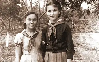 Какой была в молодости именитая певица София Ротару и как она выглядит в свои 72 года, после всех пластических операций