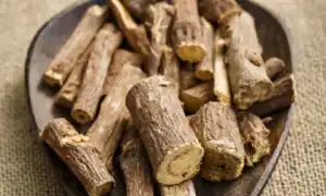 Лакрица для лица – в чём польза и вред растения для кожи и как его применять правильно
