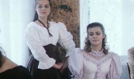 Алена родилась в городке Москва
