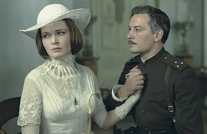 'Людмила Чурсина и Василий Лановой в фильме 