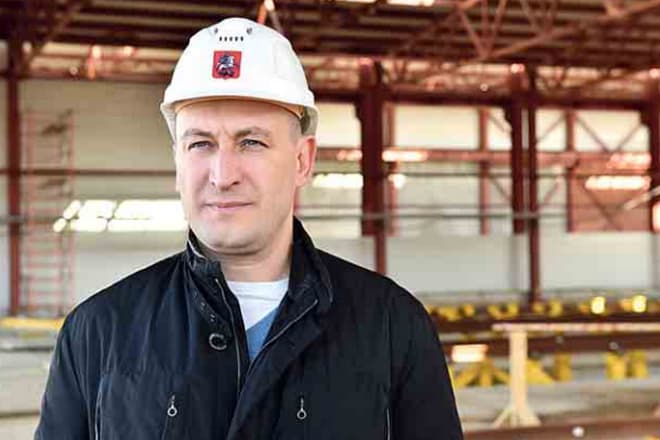 Строитель Альберт Суниев