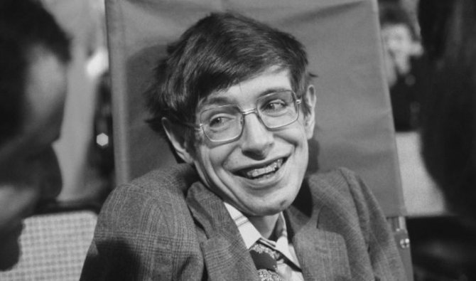 В 1969 году Хокинг был вынужден пересесть в инвалидное кресло