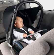 Как перевозить новорожденного в машине?