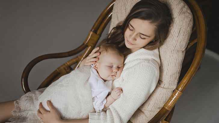 Как отучить ребёнка от укачивания на руках