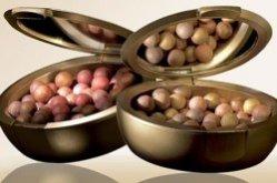 Как наносить румяна правильно? Как наносить румяна правильно?