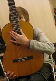 Как научиться играть на гитаре?