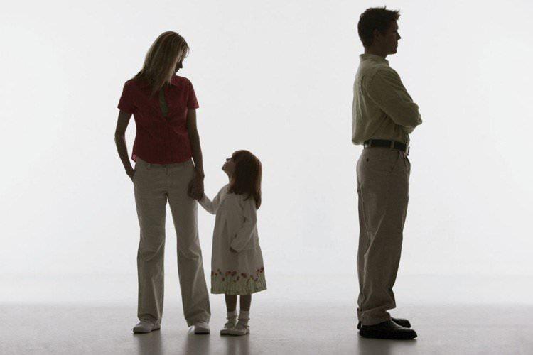 Как вернуть мужа в семью? И стоит ли возвращать?