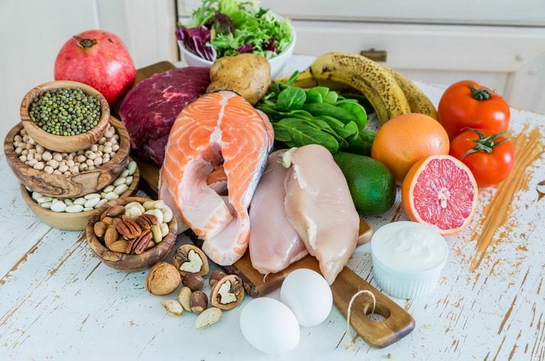 Почему выпадают волосы и как вернуть им прежнюю густоту?