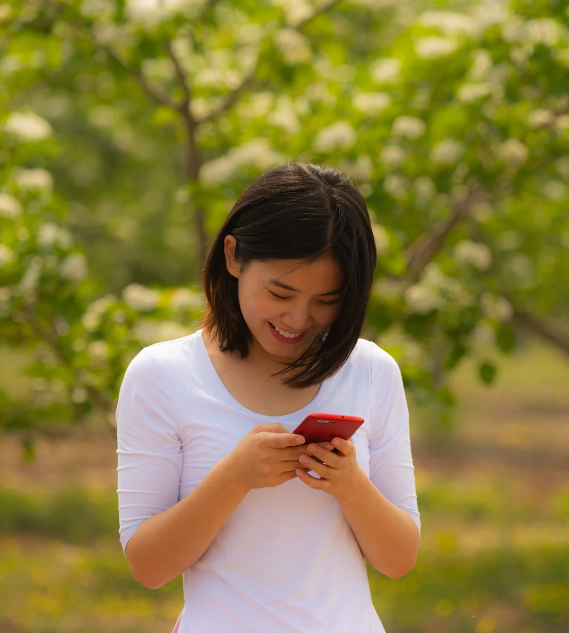 девушка с телефоном