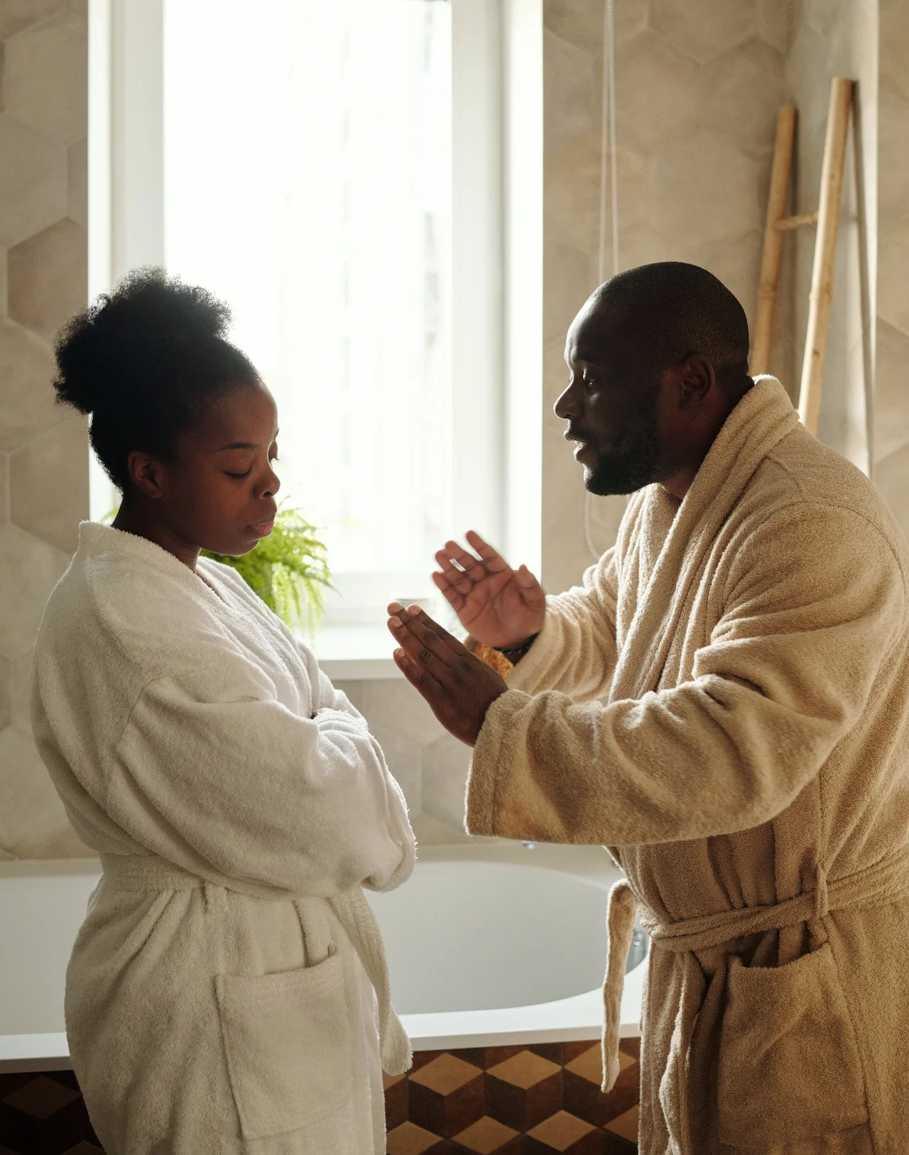 недовольная пара