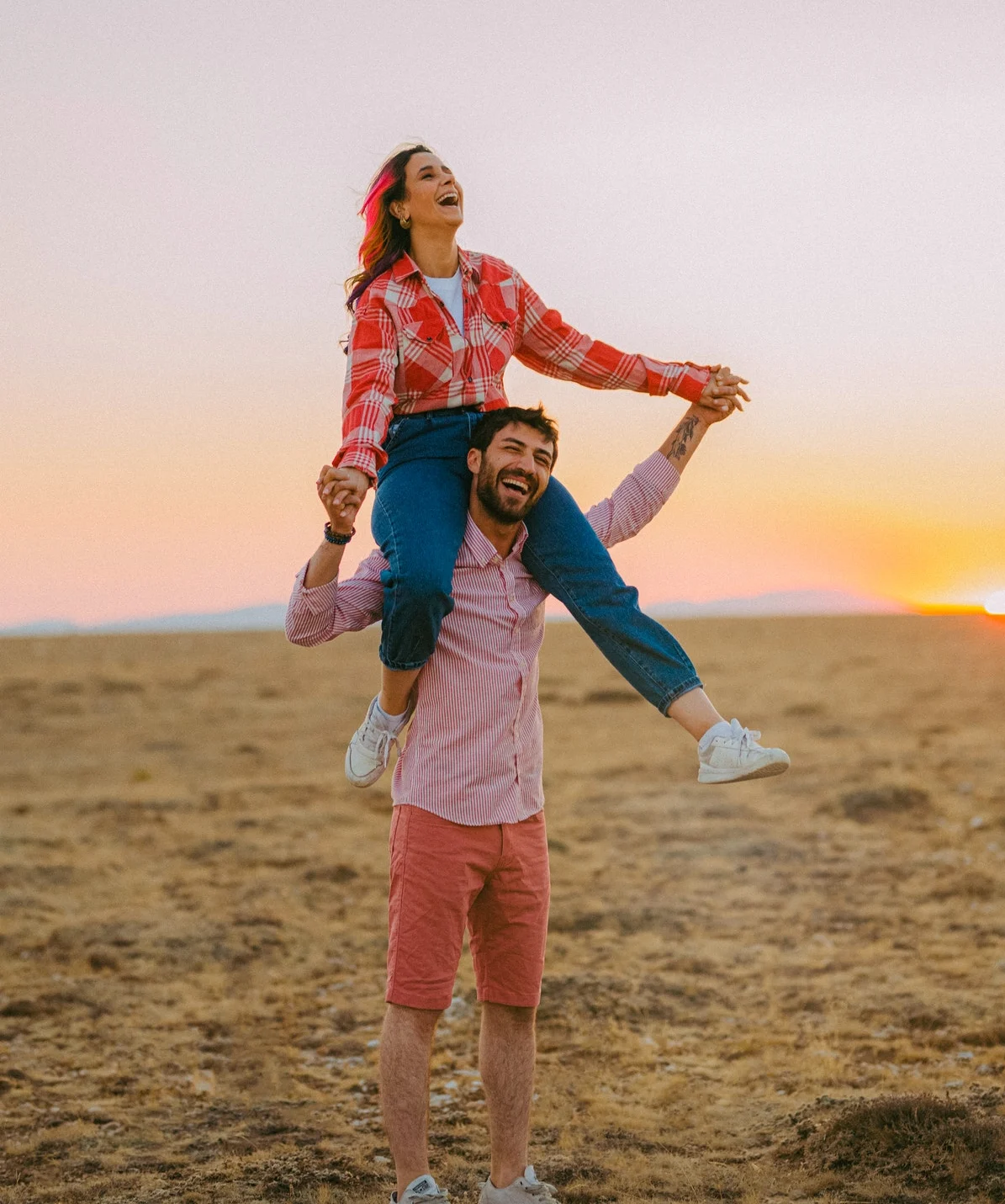 девушка на парне