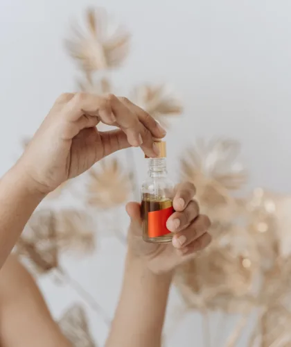 флакон с маслом