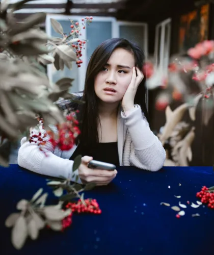 грустная девушка