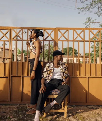 пара на улице