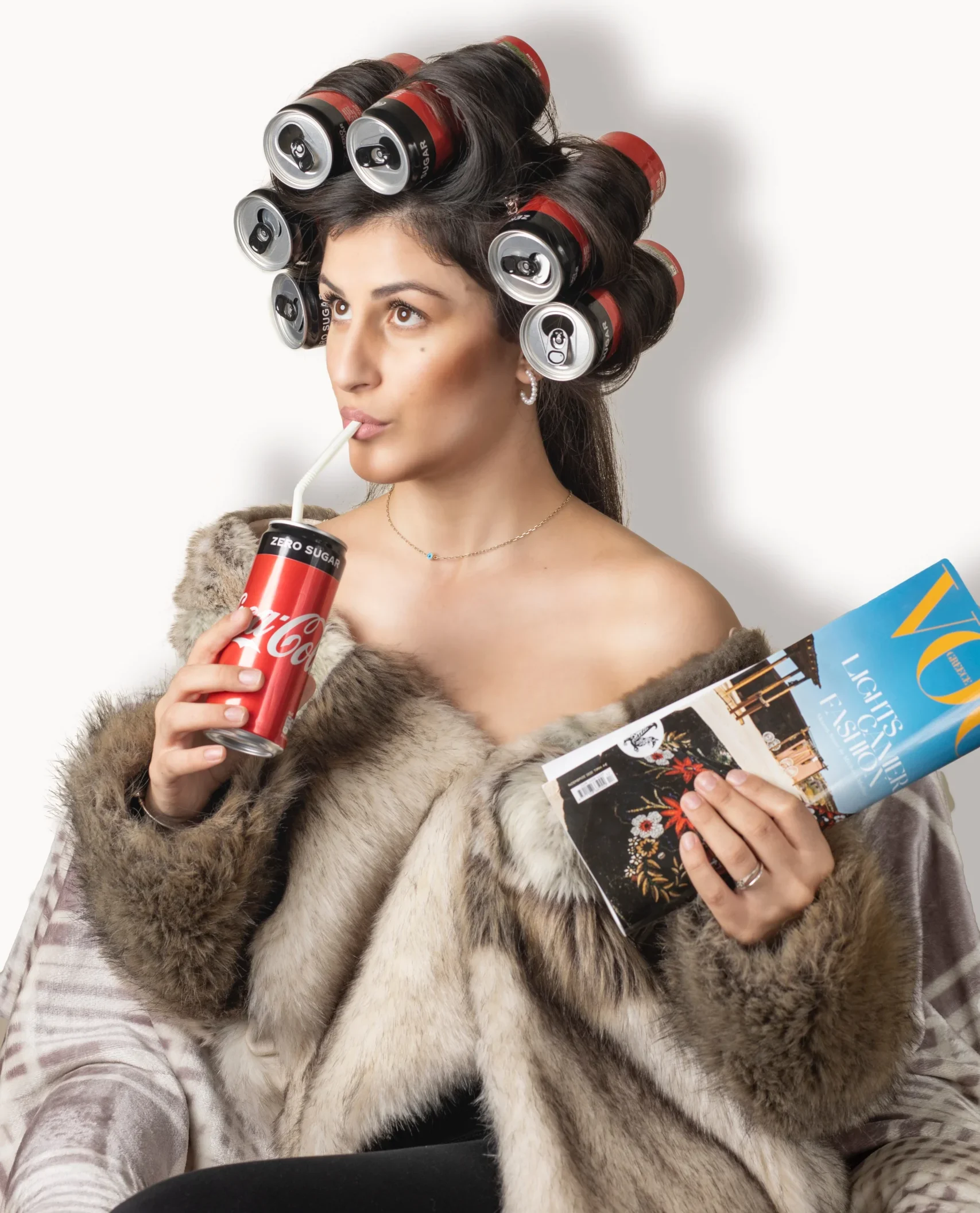 девушка с бигудями